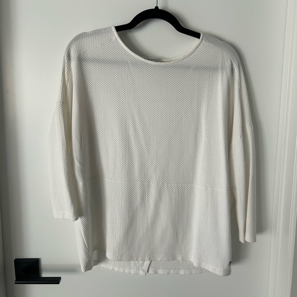 3/4 length sleeve top - Picture 2 of 3